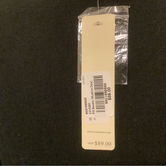 NWT! Beautiful lattice detail sweater! - Picture 3 of 5